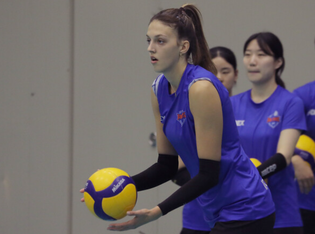 PENGGEMAR KPOP: Viktoriia Danchak, opposite hitter baru IBK Altos asal Ukraina, rupanya penggemar Kpop. (NAVER)