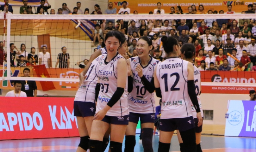 CALON LAWAN RED SPARKS: Hi Pass dikalahkan Timnas Vietnam dalam semifinal VTV Cup 2024, Sabtu (31/8). (NAVER)