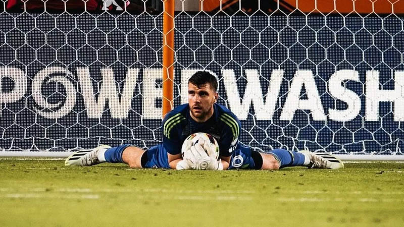 Kiper Timnas Indonesia Maarten Paes saat memperkuat FC Dallas di Major League Soccer (MLS). (Instagram/@fcdallas)