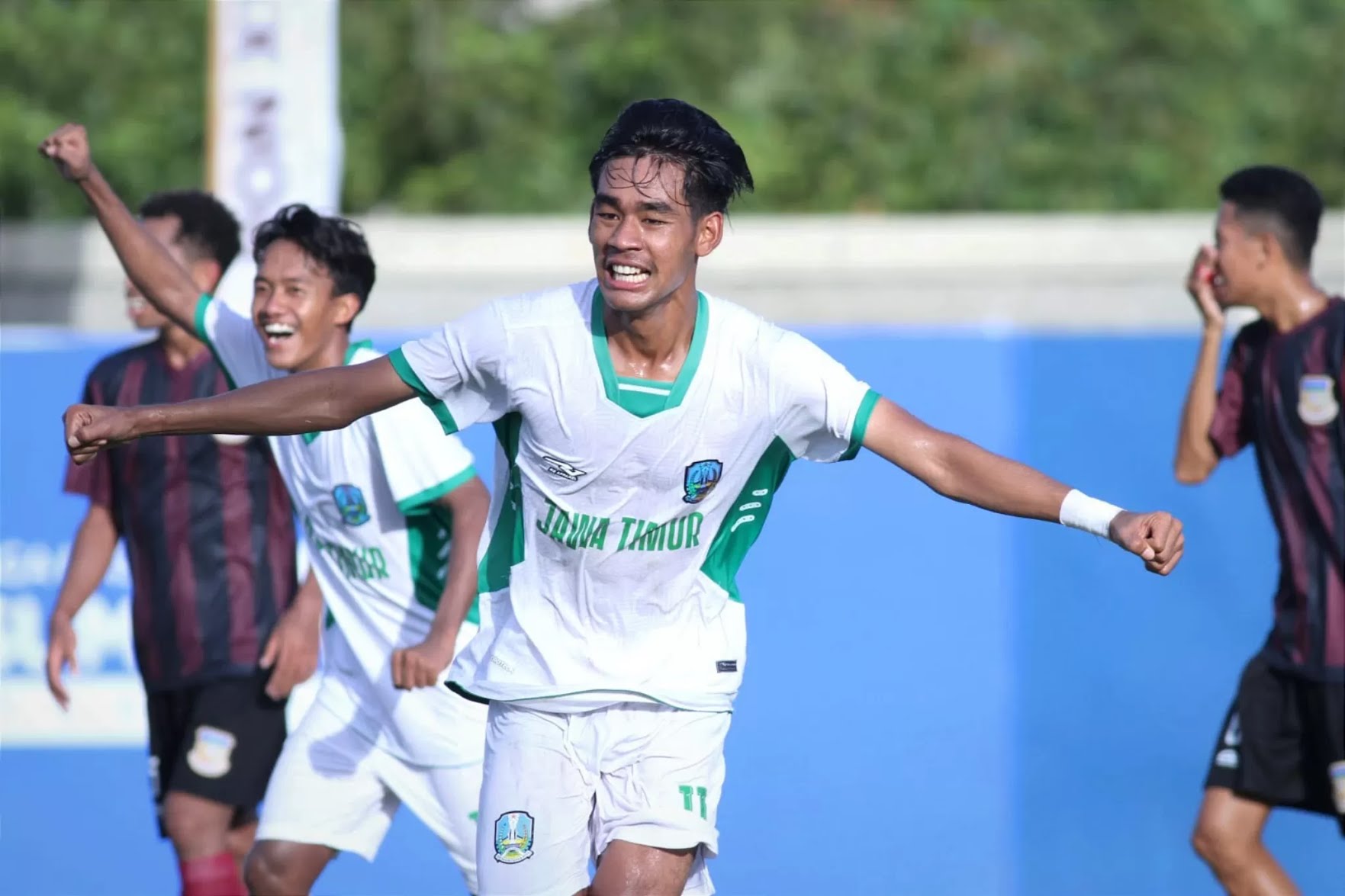 Selebrasi Widi Pratama usai mencetak gol.
