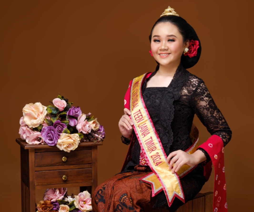 BERPRESTASI:&nbsp;Natalya&nbsp;Ocha&nbsp;Tindy&nbsp;Anjellena&nbsp;berhasil menembus Miss Cultural Teen 2024 tingkat nasional. (BAGAS BIMANTARA/JAWA POS RADAR MADIUN)