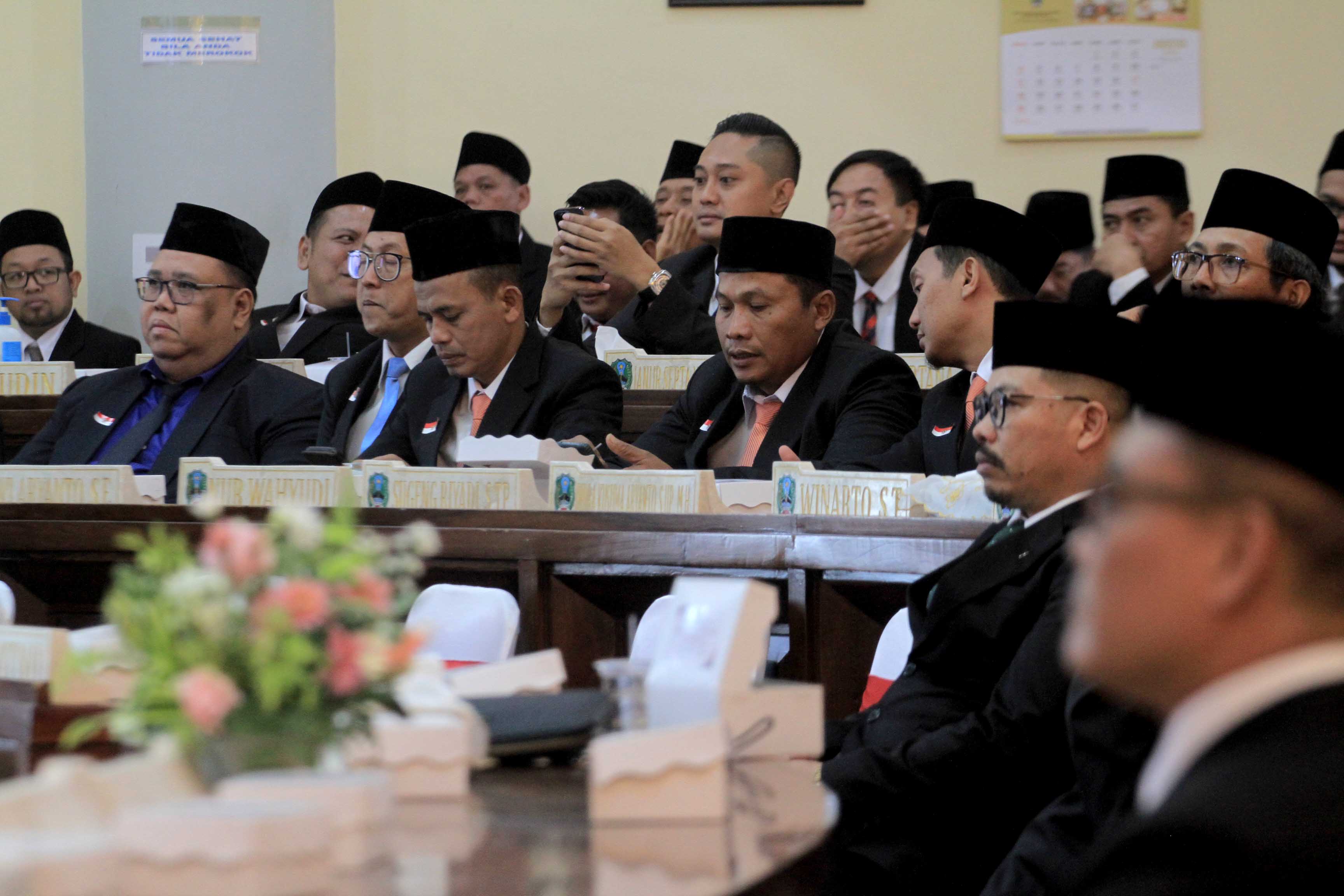 ILUSTRASI FOTO: Anggota DPRD Magetan terpilih saat dilantik pada 23 Agustus lalu.