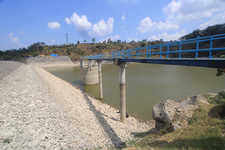 SUSUT: Waduk Gonggang ing Kecamatan Poncol, Kabupaten Magetan. (AJI PUTRA/RADAR MADIUN)