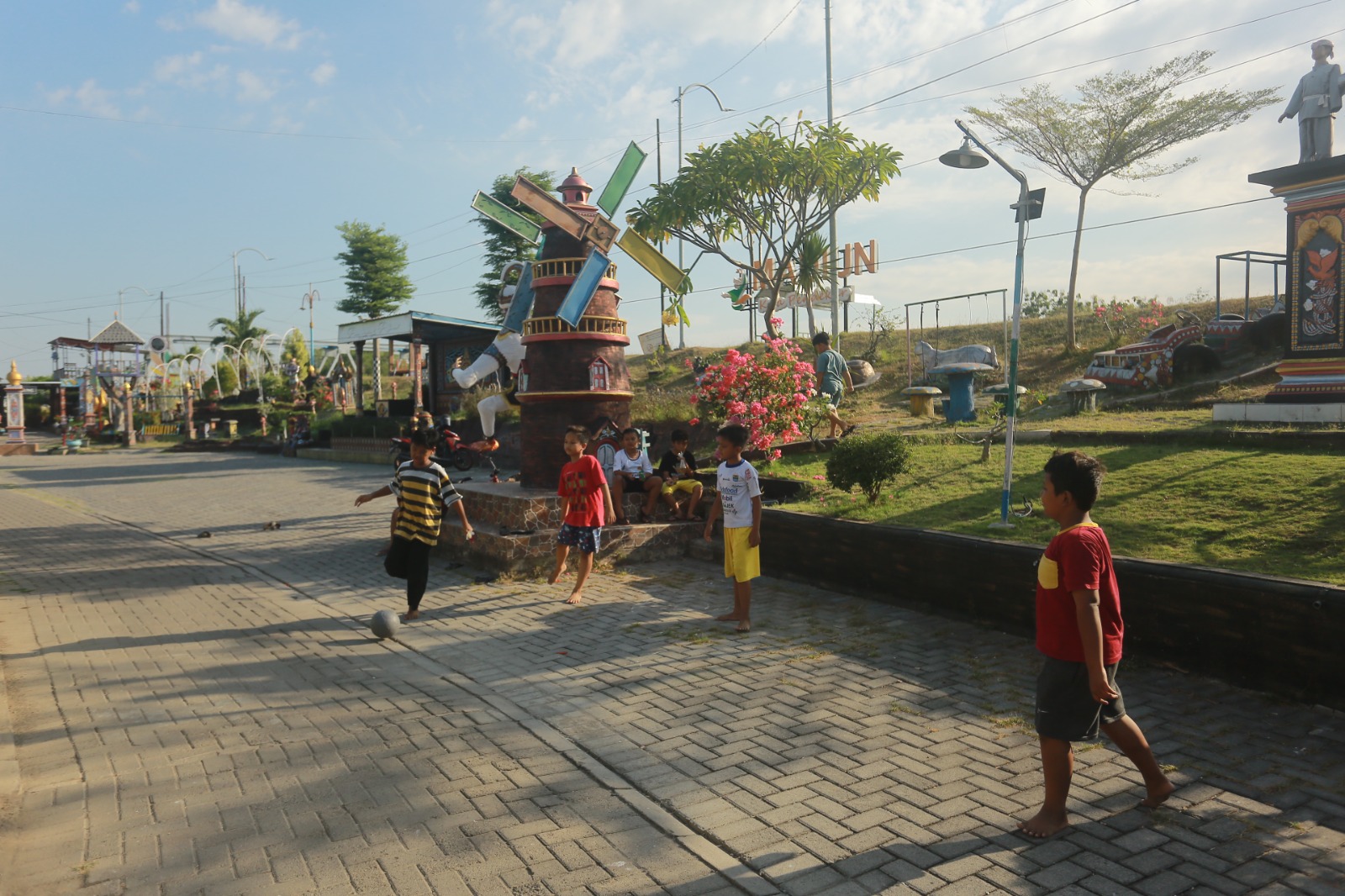 Kampung Tematik Kota Madiun. (BAGAS BIMANTARA/RADAR MADIUN)