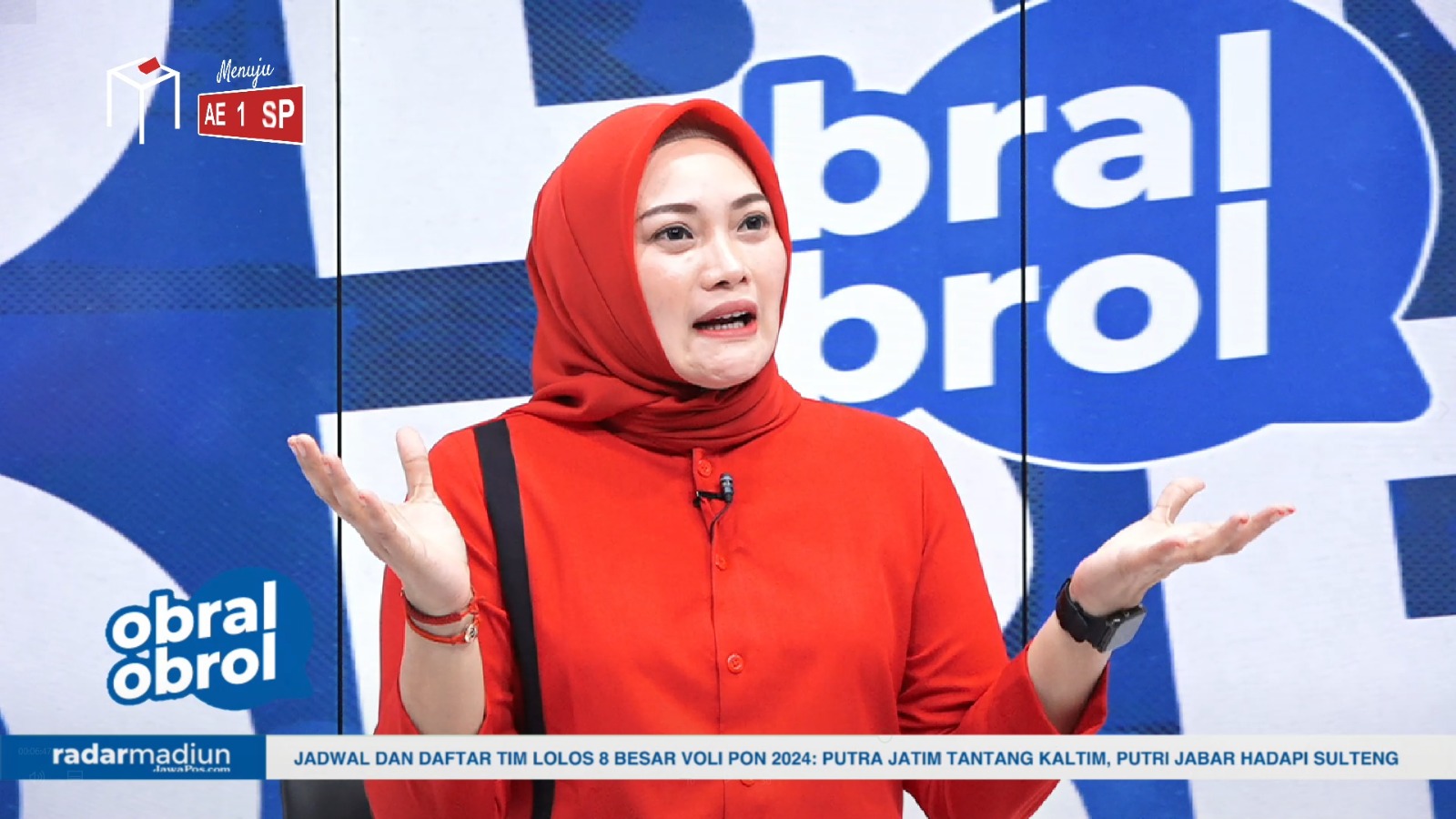 CERITA: Inda Raya Ayu Miko Saputri berbagi cerita di program Obral-Obrol JawaPos TV Madiun. (TEGAR RUKMANA/RADAR MADIUN)