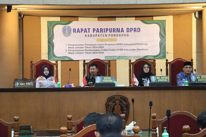 PERDANA: DPRD Ponorogo menggelar sidang paripurna perdana pengumuman penetapan calon pimpinan dan pembentukan fraksi, Kamis (19/9).