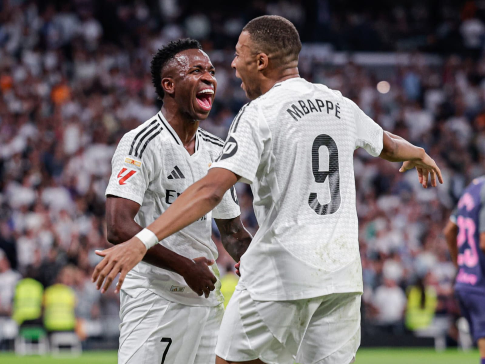 Vinicius Junior dan Kylian Mbappe. (Twitter Real Madrid)