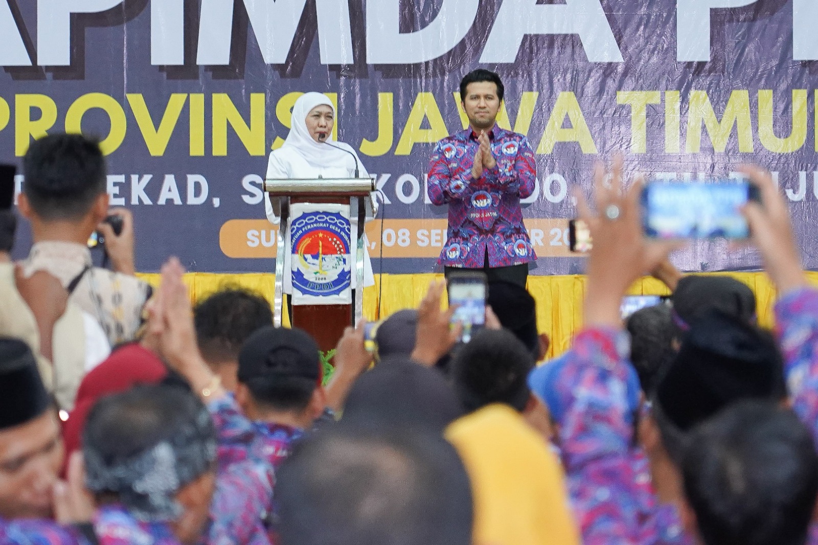 Pasangan Calon (Paslon) nomor urut 2 Khofifah Indar Parawansa-Emil Elestianto Dardak.