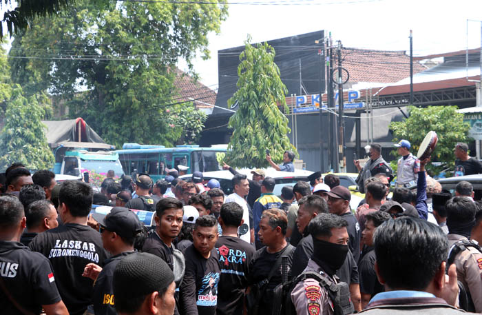 PILKADA PONOROGO : Simpatisan masing-masing paslon hadir saat pengundian nomor urut di Gedung Sasana Praja Senin (23/9) lalu.