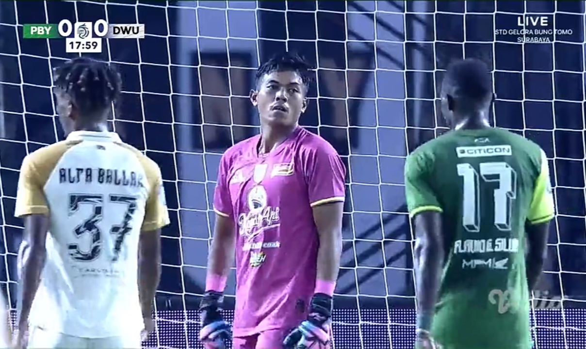 Babak pertama skor masih imbang tanpa gol.
