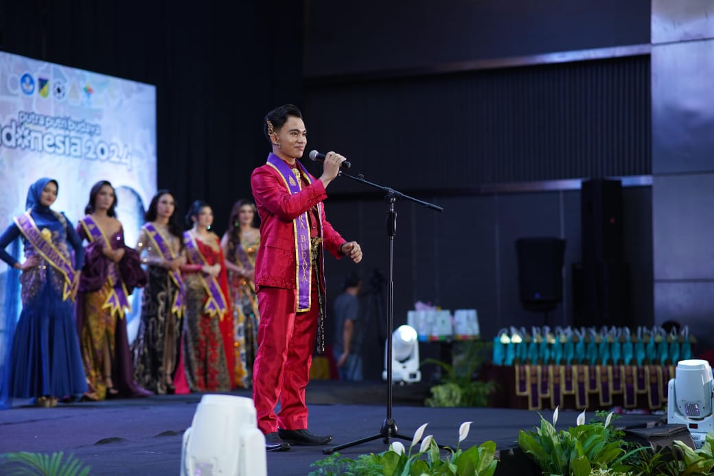 GELAR PRESTISIUS: Alrian Hendra Saputra menyabet Juara I Putra Budaya Indonesia 2024. (DOKUMEN PRIBADI)