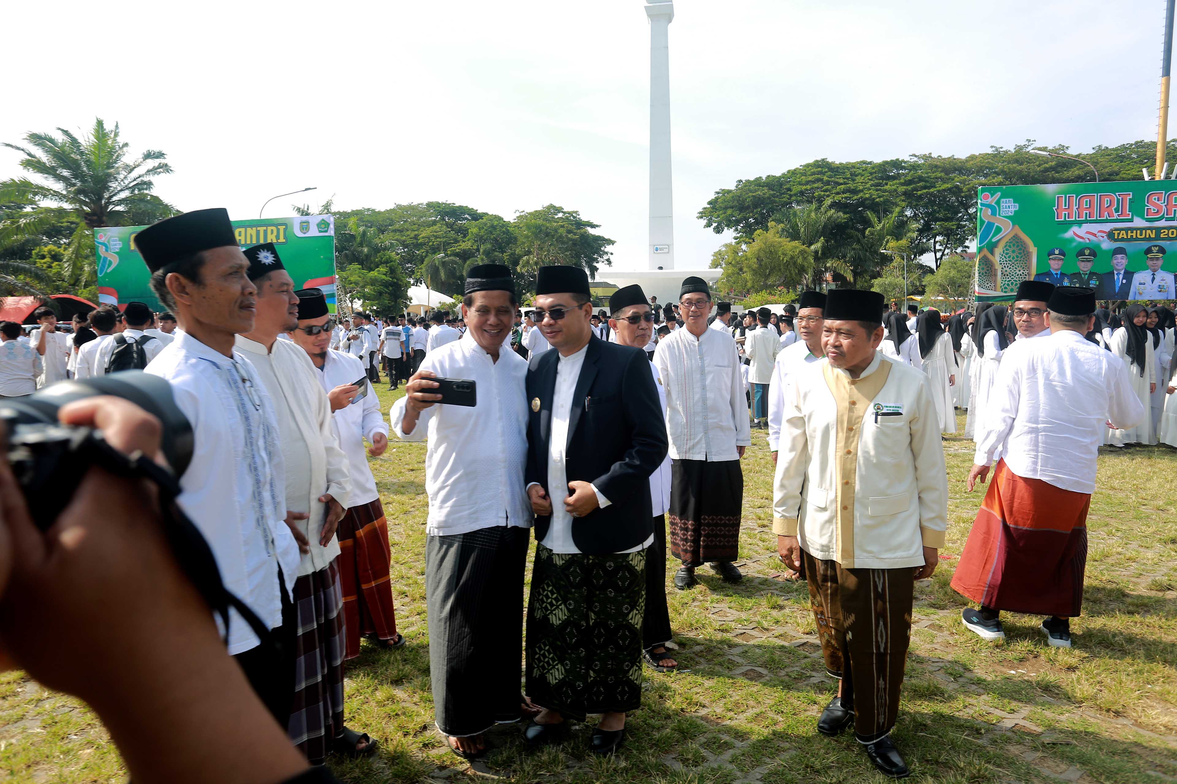 MUSLIM: Suasana perayaan Hari Santri Nasional (HSN) 2024 di Kota Madiun kemarin. (BAGAS BIMANTARA/RADAR MADIUN)