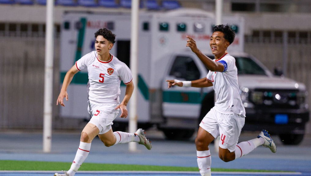 PAHLAWAN: Matthew Baker merayakan gol Timnas Indonesia U-17 ke gawang Kuwait.