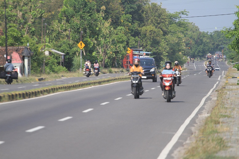 Twin Road di Kecamatan Sukomoro, Kabupaten Magetan.