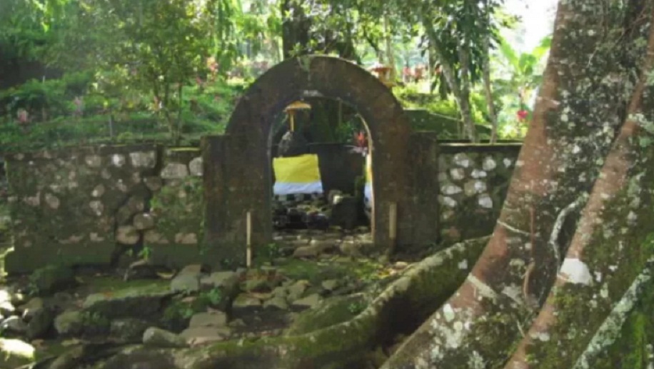 ARKEOLOGIS: Situs Candi Menggung ing Dusun Nglurah, Desa/Kecamatan Tawangmangu, Kabupaten Karanganyar. (DOKUMEN/RADAR SOLO)