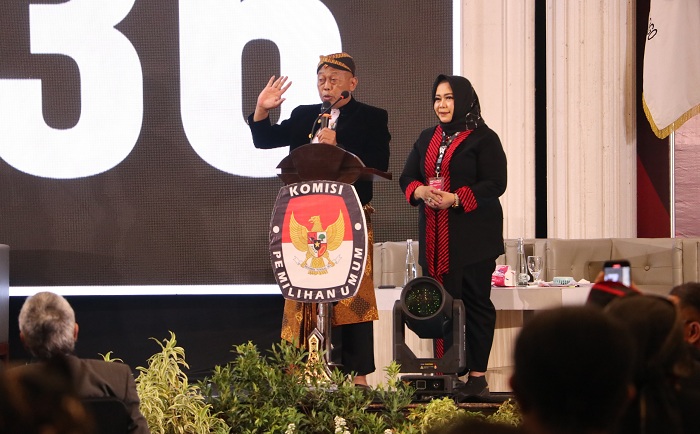 LANJUTKAN: Paslon nomor urut 02 Sugiri Sancoko dan Lisdyarita sebut bakal meneruskan program bidang pelayanan publik yang telah mereka rintis sebelumnya dalam debat publik kedua.