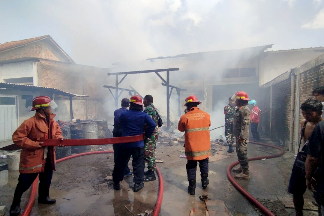 MENINGKAT: Beberapa kasus kebakaran yang ditangani pemadam kebakaran (damkar) Dalam sepuluh bulan terakhir tercatat 37 kasus kebakaran. (DOKUMEN RADAR MADIUN)