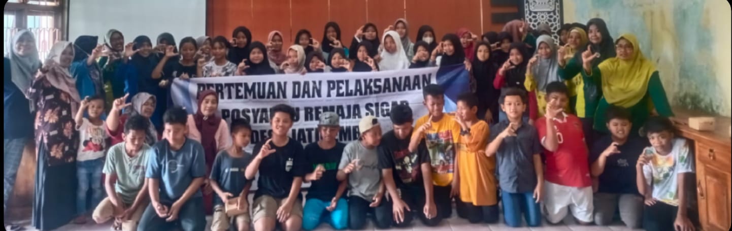 SOLID: Jajaran Pemdes Jatigembol dan para kader posyandu dalam pelaksanaan posyandu remaja.&nbsp;(PEMDES JATIGEMBOL)