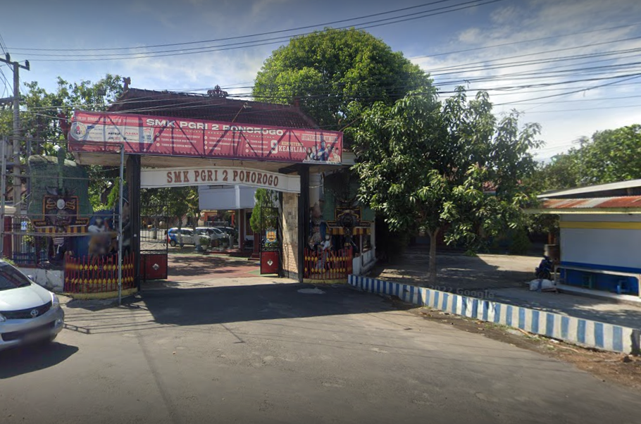 Gerbang SMK 2 PGRI Ponorogo (GOOGLE)