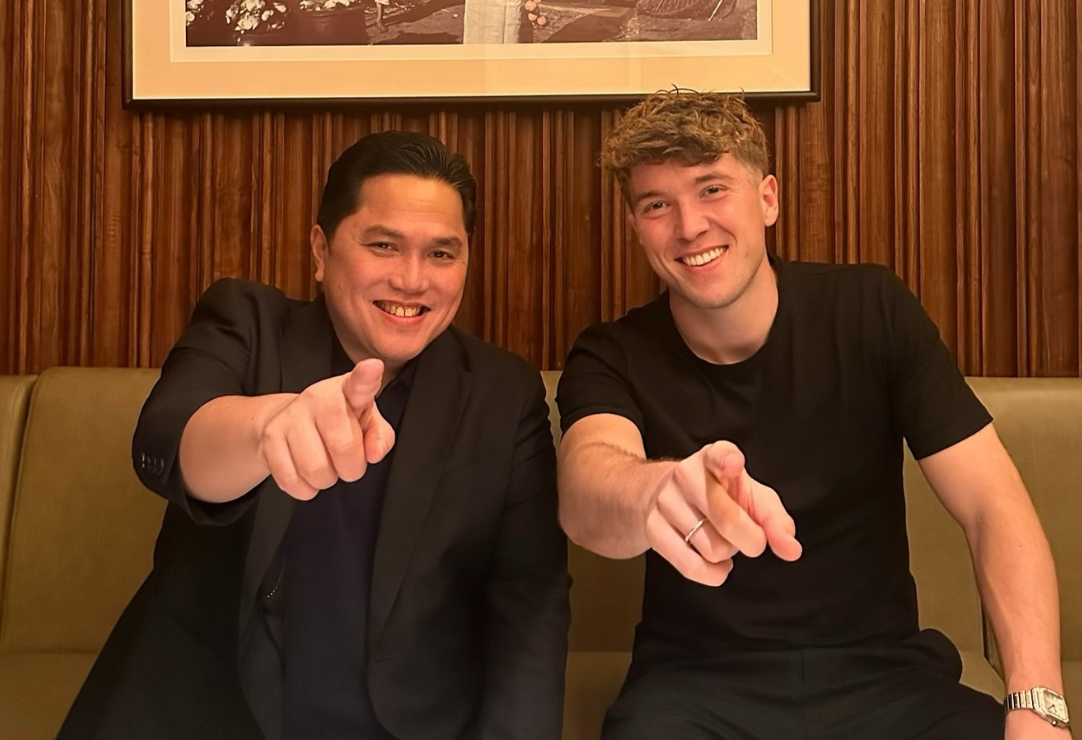 FOTO BARENG: Ketum PSSI Erick Thohir bersama striker FC Utrecht Ole Romeny, yang akan melanjutkan proses naturalisasi Timnas Indonesia. (INSTAGRAM)