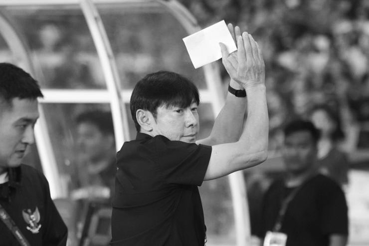 DALAM TEKANAN: Posisi Shin Tae Yong atau STY sebagai pelatih Timnas Indonesia terancam. (YONHAP)