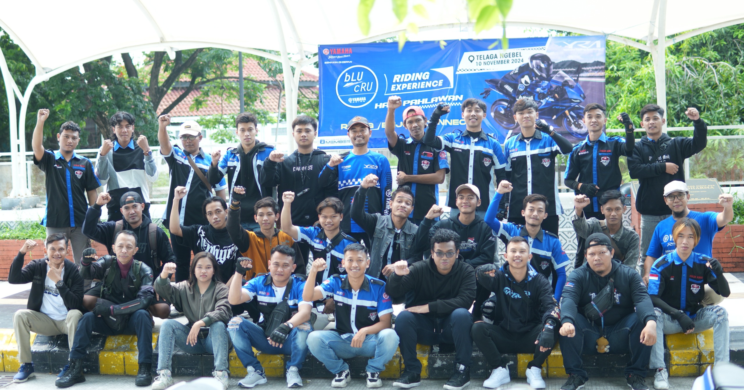 SUNMORI:  R15 Club Madiun bersama YRFI Jawa Timur dan Yamaha DDS Madiun Kediri sunmori ke Ngebel, Ponorogo, Jumat (15/11) lalu.