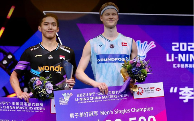 Jojo dan Anders Antonsen usai final China Masters 2024.