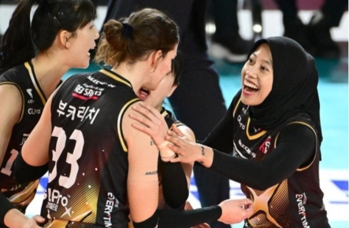 Red Sparks menang 3-1 atas tuan rumah Pink Spiders.