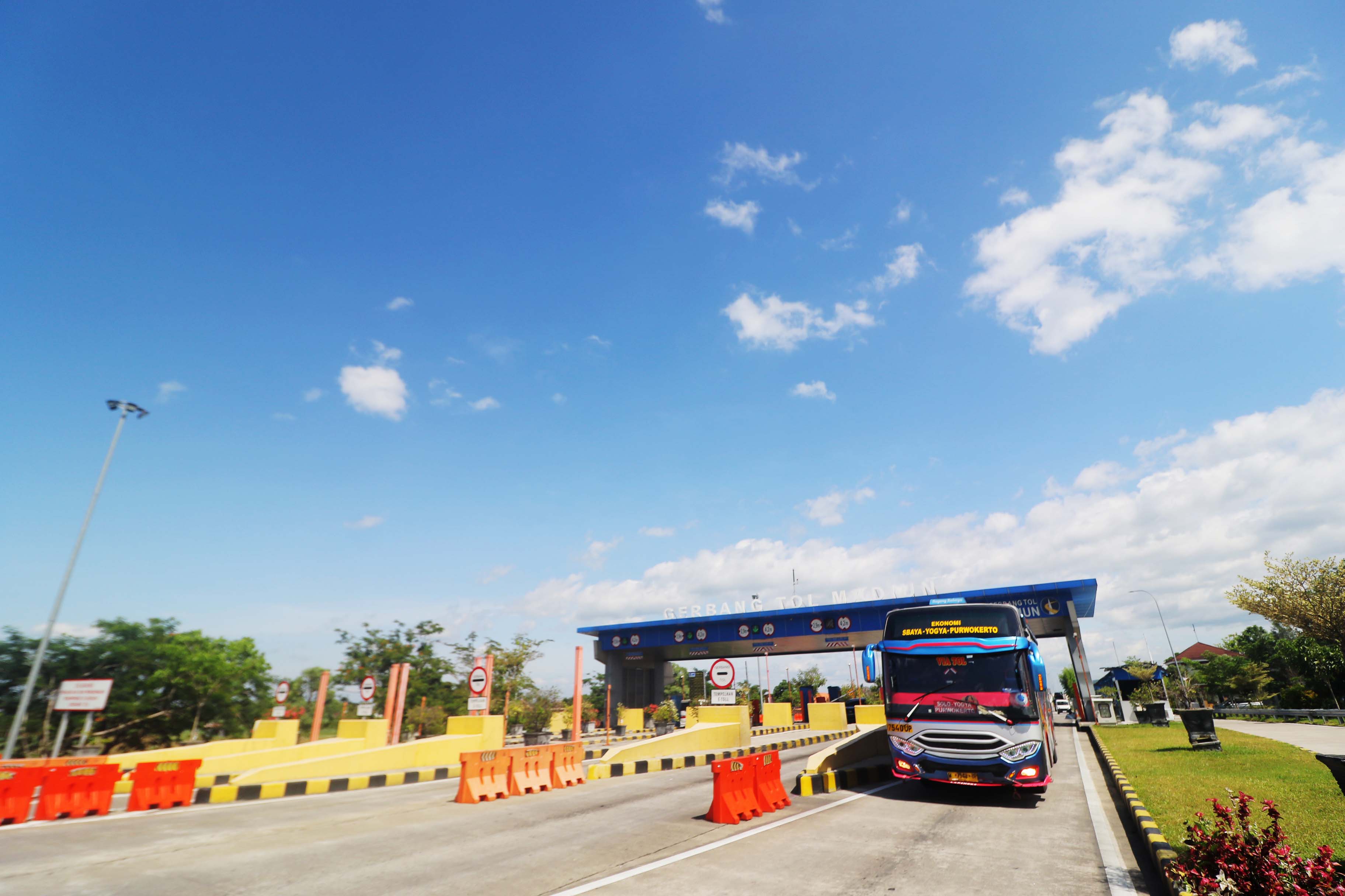 MENINGKAT: Arus kendaraan meningkat signifikan di Gerbang Tol Madiun selama libur panjang Natal dan Tahun Baru (Nataru). DOK RADAR MADIUN