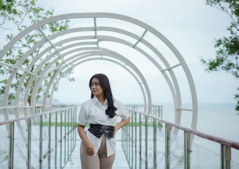 HIDDEN GEM: Mentari Ocean View berada di lokasi strategis, menyajikan pemandangan teluk Pacitan yang cantik.