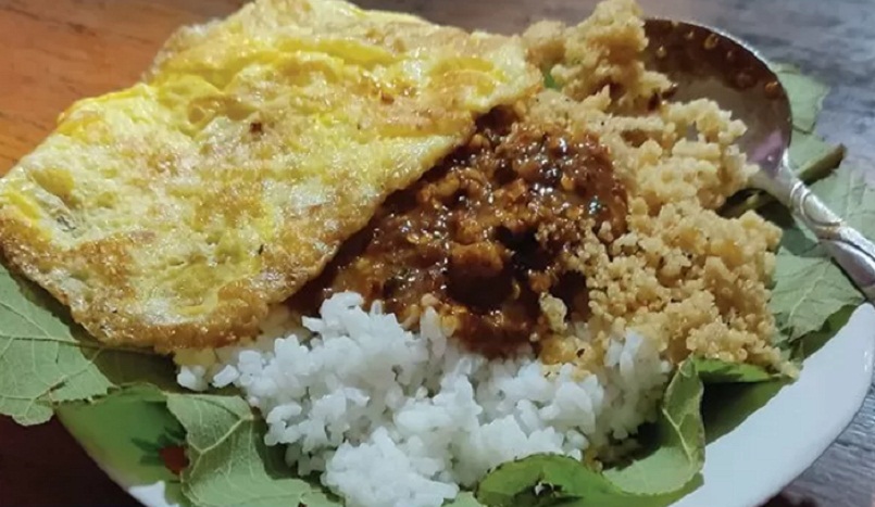 SAMEJANA: Sega Rontok salah siji warung ing Kecamatan Kismantoro, Kabupaten Wonogiri. (DOKUMEN/RADAR SOLO)