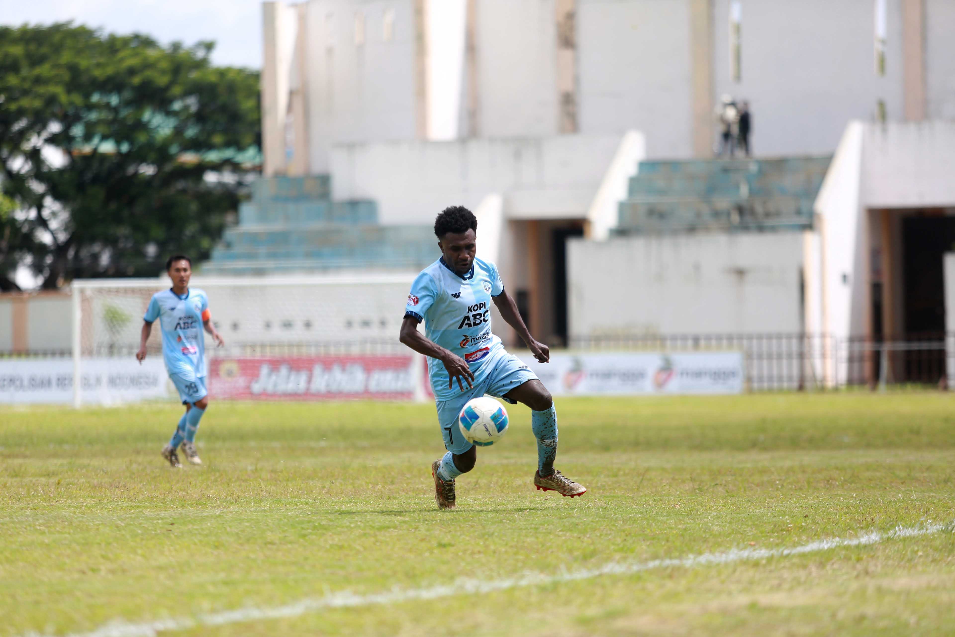 SENGIT: Laga Perspa vs PSHW Ponorogo berlangsung sengit di pembuka Liga 4 Jatim, Senin 6 Januari 2025.