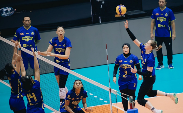 Jakarta Electric PLN menang di set kedua saat melawan Gresik Petrokimia di final four Proliga seri Semarang saat Megawati Hangestri absen, Kamis 24 April 2025.