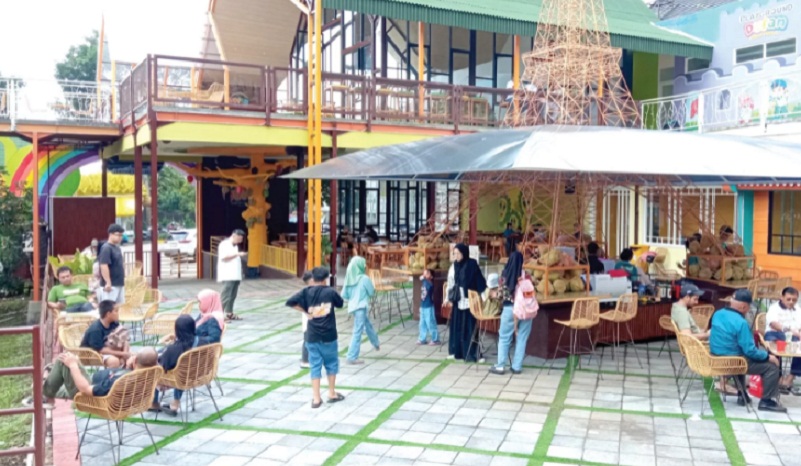 RAME: Agrowisata Durian Fantasi, Kota Batu, Jawa Timur. (DOKUMEN/RADAR BATU)