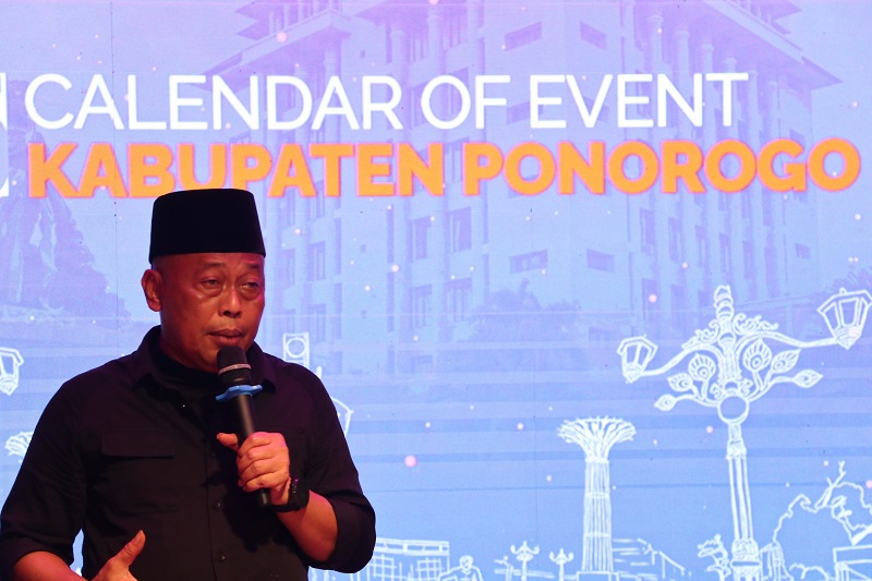 PARIWISATA: Bupati Sugiri Sancoko me-launching Kalender Event Ponorogo 2025.
