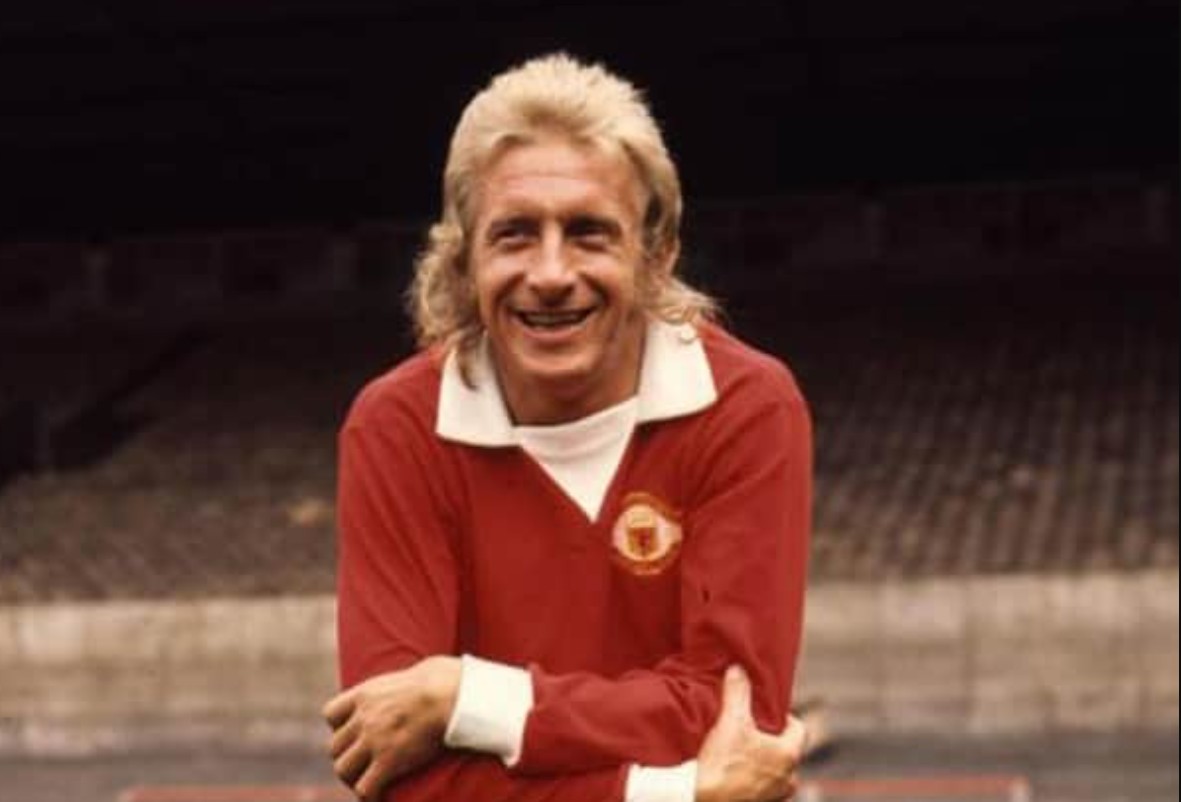 Denis Law, legenda Manchester United, wafat pada Sabtu 18 Januari 2025.