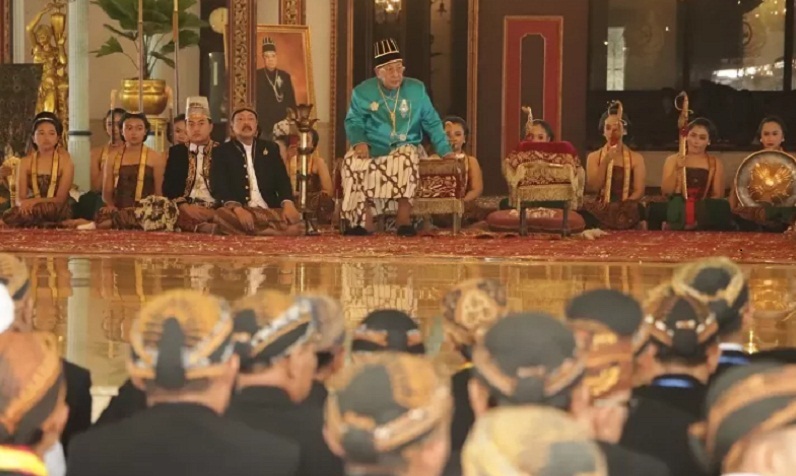 ILUSTRASI: PB XIII nalika adicara Tingalan Dalem Jumenengan taun 2024 kepungkur. (DOKUMEN/RADAR SOLO)