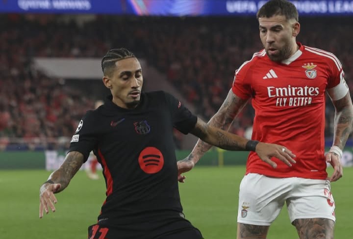 Barcelona menang dramatis.