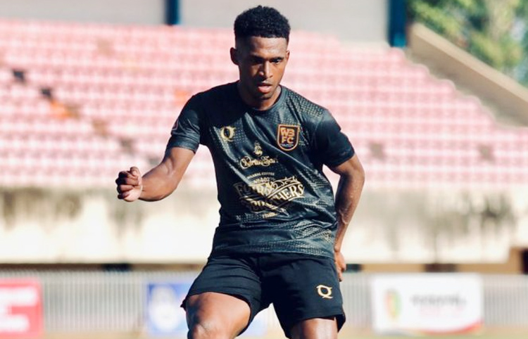 Tirie Adriano Manuri.