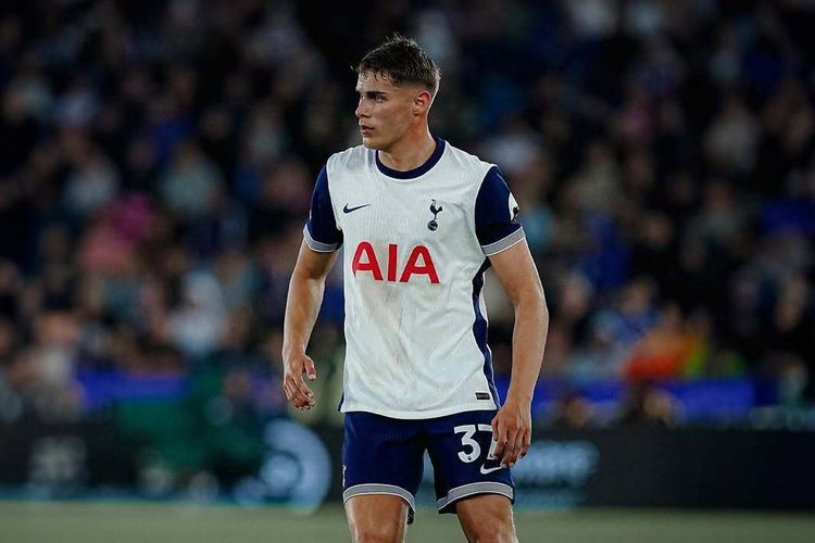 Micky van de Ven, bek Tottenham Hotspur.