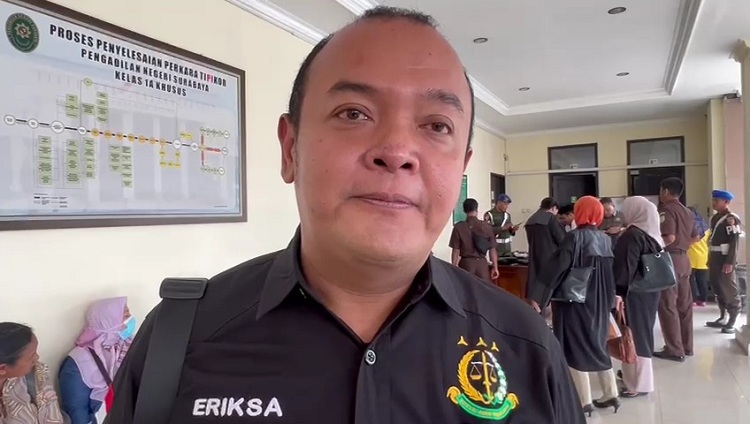 PUTUS: Kasi Pidsus Kejari Ngawi Eriksa Ricardo menyebut oknum PNS yang jadi terdakwa perkara korupsi dana hibah Dikbud Ngawi divonis 1,6 tahun penjara dan denda Rp 50 juta.