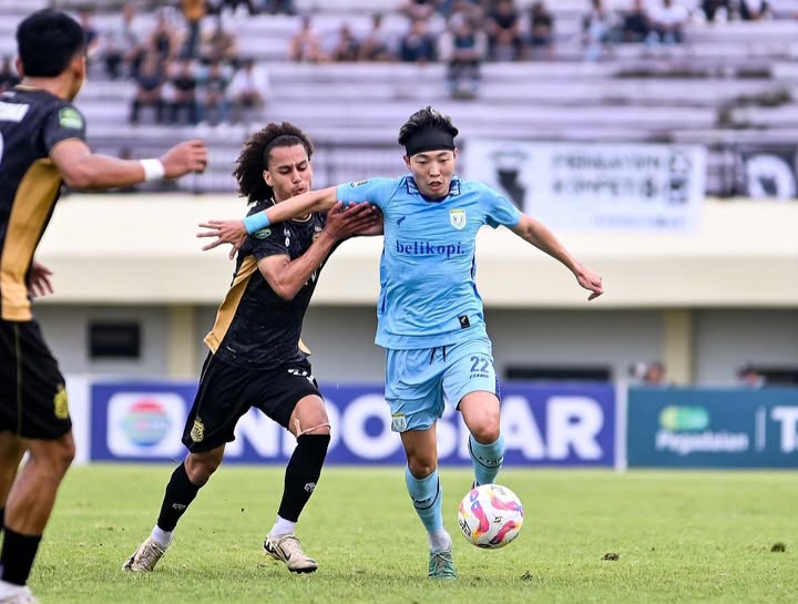 Skor sementara hingga babak pertama usai 1-1.