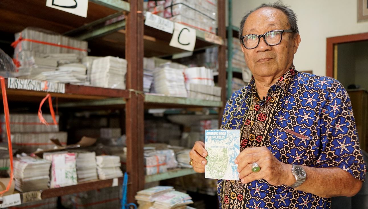 Bunawan Sastraguna menunjukkan Sepasang Naga Penakluk Iblis karya Kho Ping Hoo