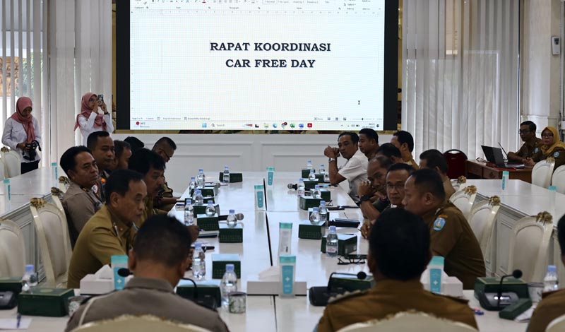 HARGA MATI:&nbsp;Bupati Ponorogo&nbsp;Sugiri Sancoko memimpin rapat pembahasan pemindahan CFD ke HOS Cokroaminoto, Senin 3 Februari 2025.
