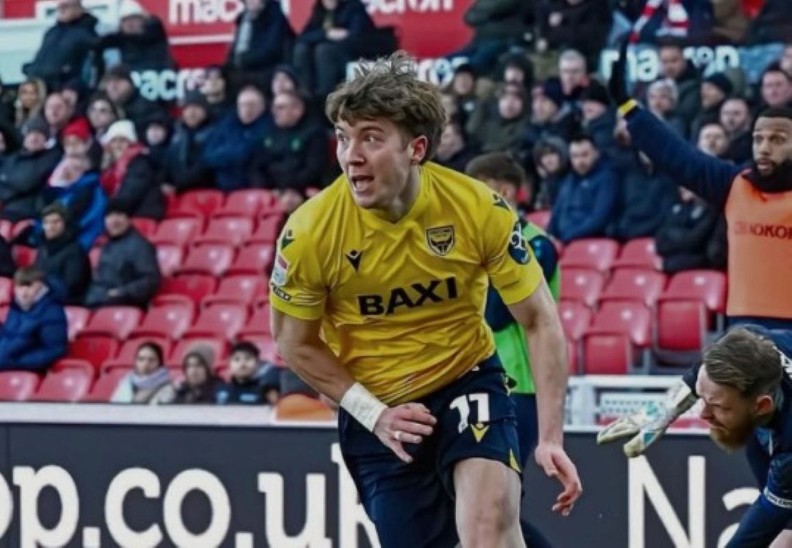 Aksi Ole Romeny, striker naturalisasi Timnas Indonesia, saat membela Oxford United.