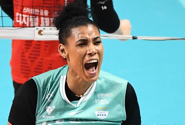 Gyselle Silva kembali puncaki daftar top skor.