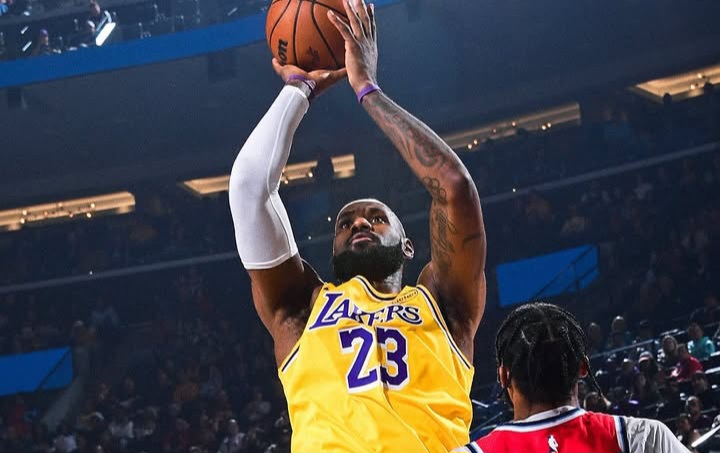 LeBron James tampil impresif hari ini.