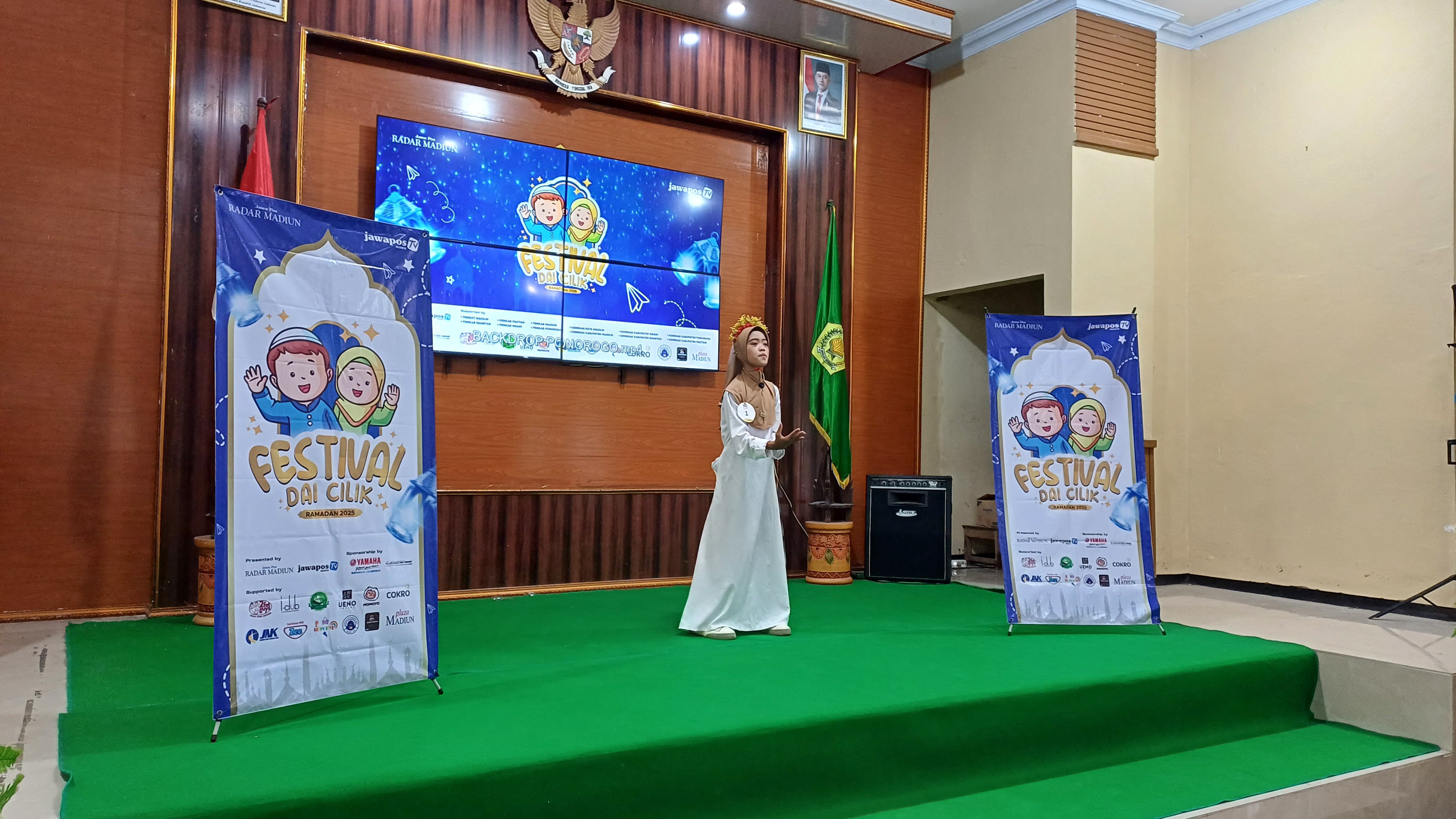 Salah seorang peserta Festival Dai Cilik 2025 mengikuti audisi di Kantor Kemenag Kabupaten Madiun, Kamis 6 Februari 2025.