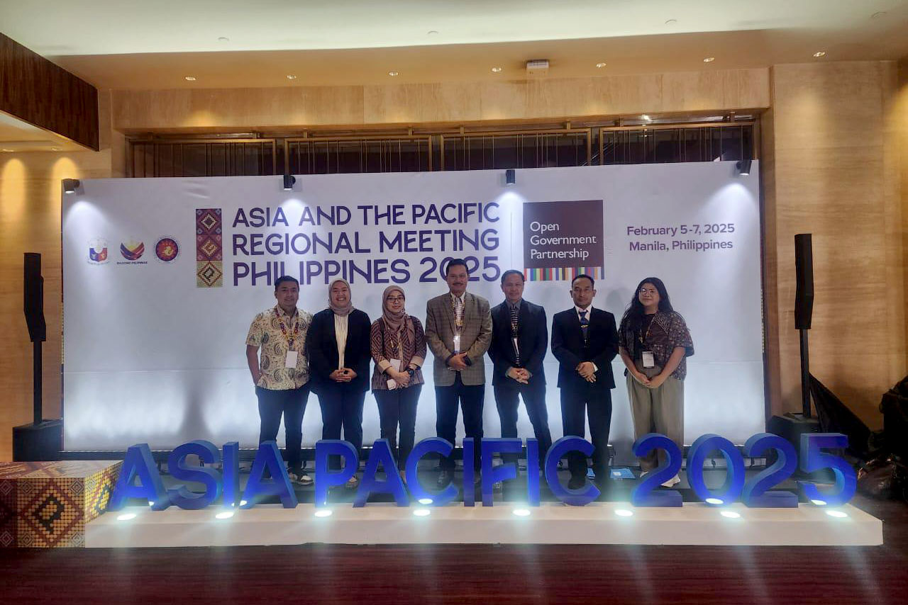 FORUM ASIA PASIFIK: Wali Kota Madiun terpilih Maidi bersama dengan Kepala Bappelitbangda Suwarno dan pejabat pemkot lainnya diundang dalam OGP di Manila, Filipina, kemarin (7/2). (ISTIMEWA)