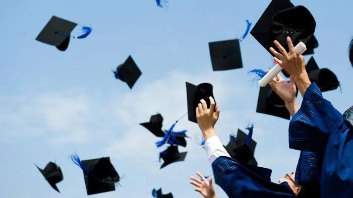 Ilustrasi wisuda sekolah